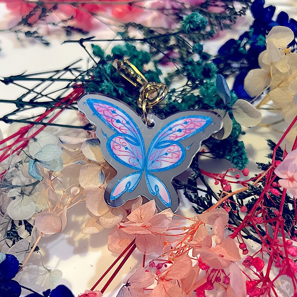 Believix wing keychains -winx club season 4